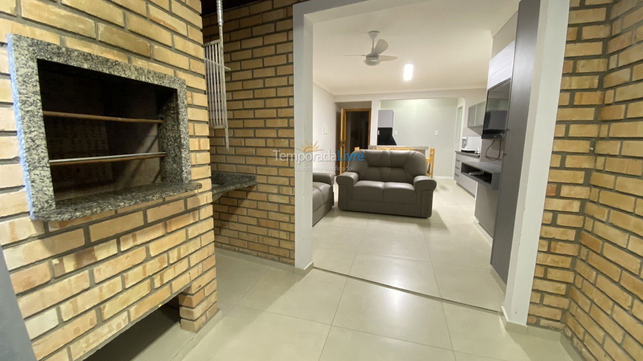 Apartamento para aluguel de temporada em Bombinhas (Canto Grande)