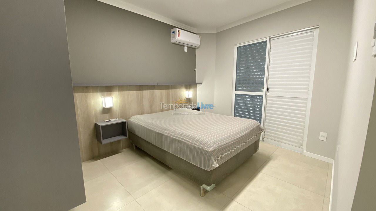 Apartamento para aluguel de temporada em Bombinhas (Canto Grande)
