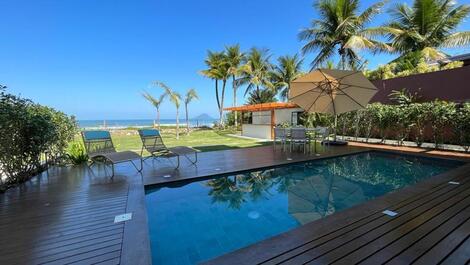 Beautiful House in Front of the Sea on Juquehy Beach - North Coast - SP