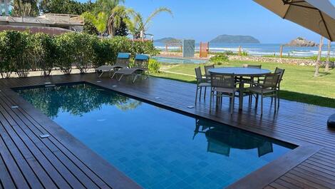 Beautiful House in Front of the Sea on Juquehy Beach - North Coast - SP