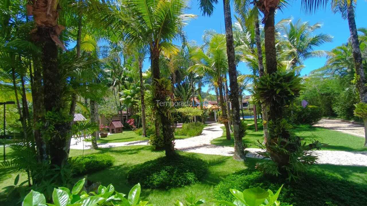 Casa para aluguel de temporada em São Sebastião (Praia da Baleia)