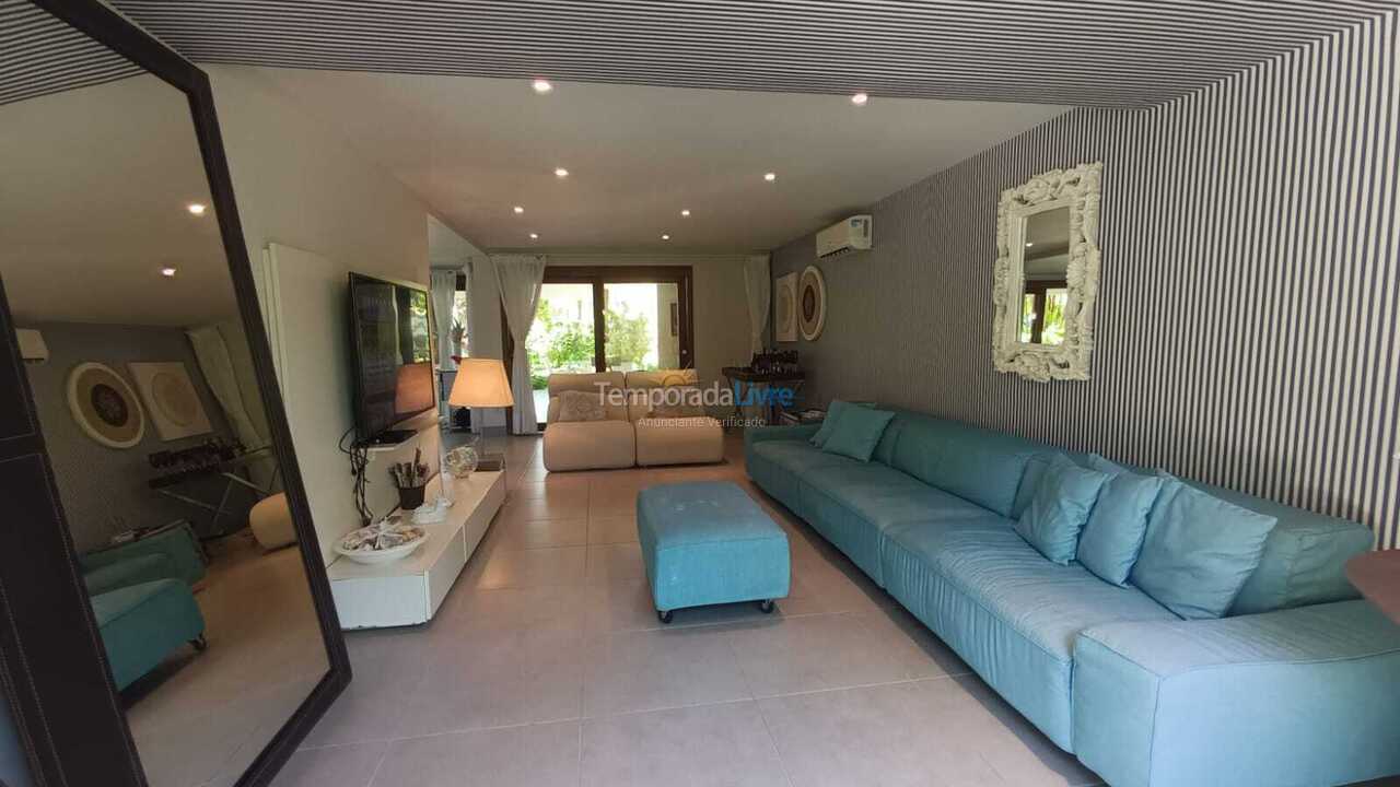 Casa para alquiler de vacaciones em São Sebastião (Praia da Baleia)