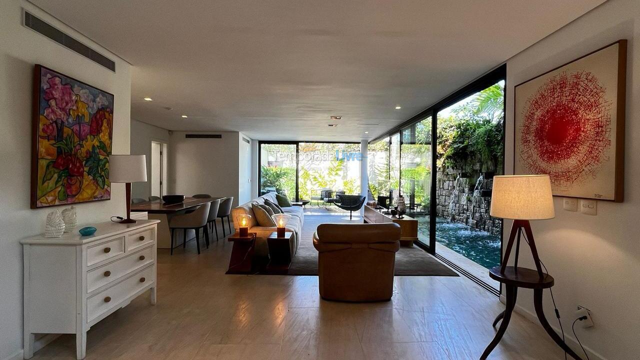 House for vacation rental in São Sebastião (Praia da Baleia)