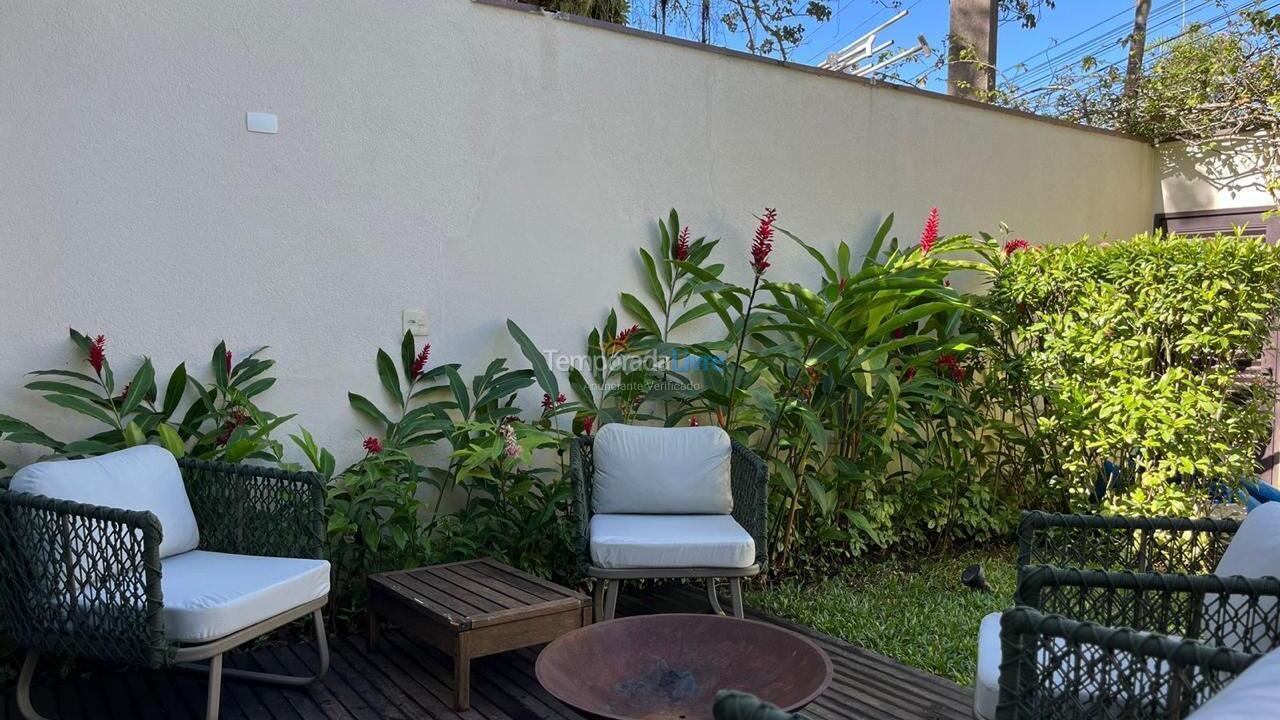 Casa para aluguel de temporada em São Sebastião (Praia da Baleia)