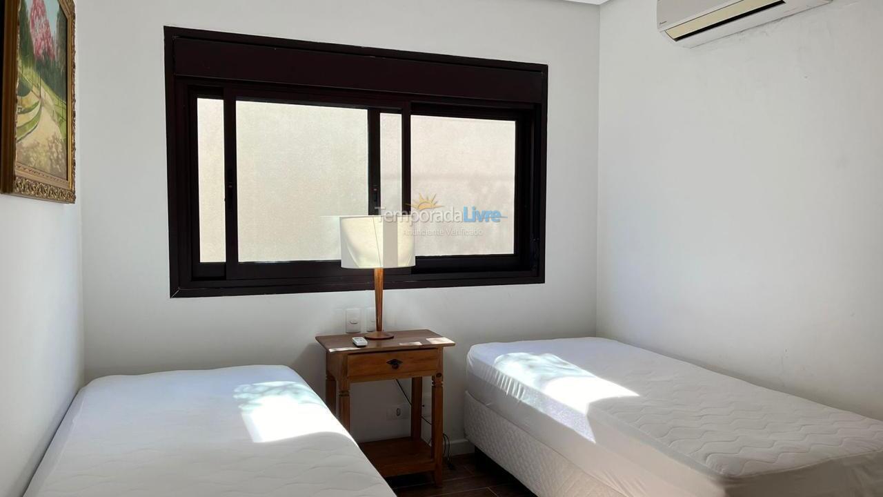 House for vacation rental in São Sebastião (Praia da Baleia)