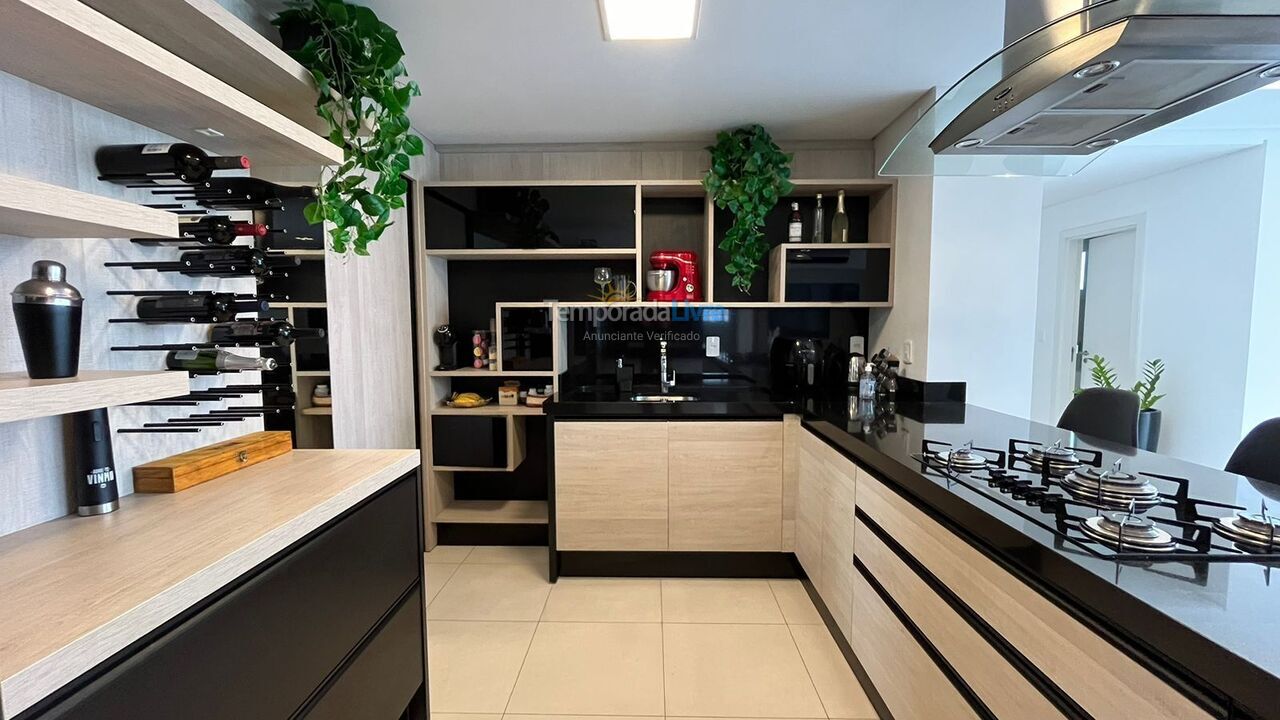 Apartamento para aluguel de temporada em Florianopolis (Praia dos Ingleses)