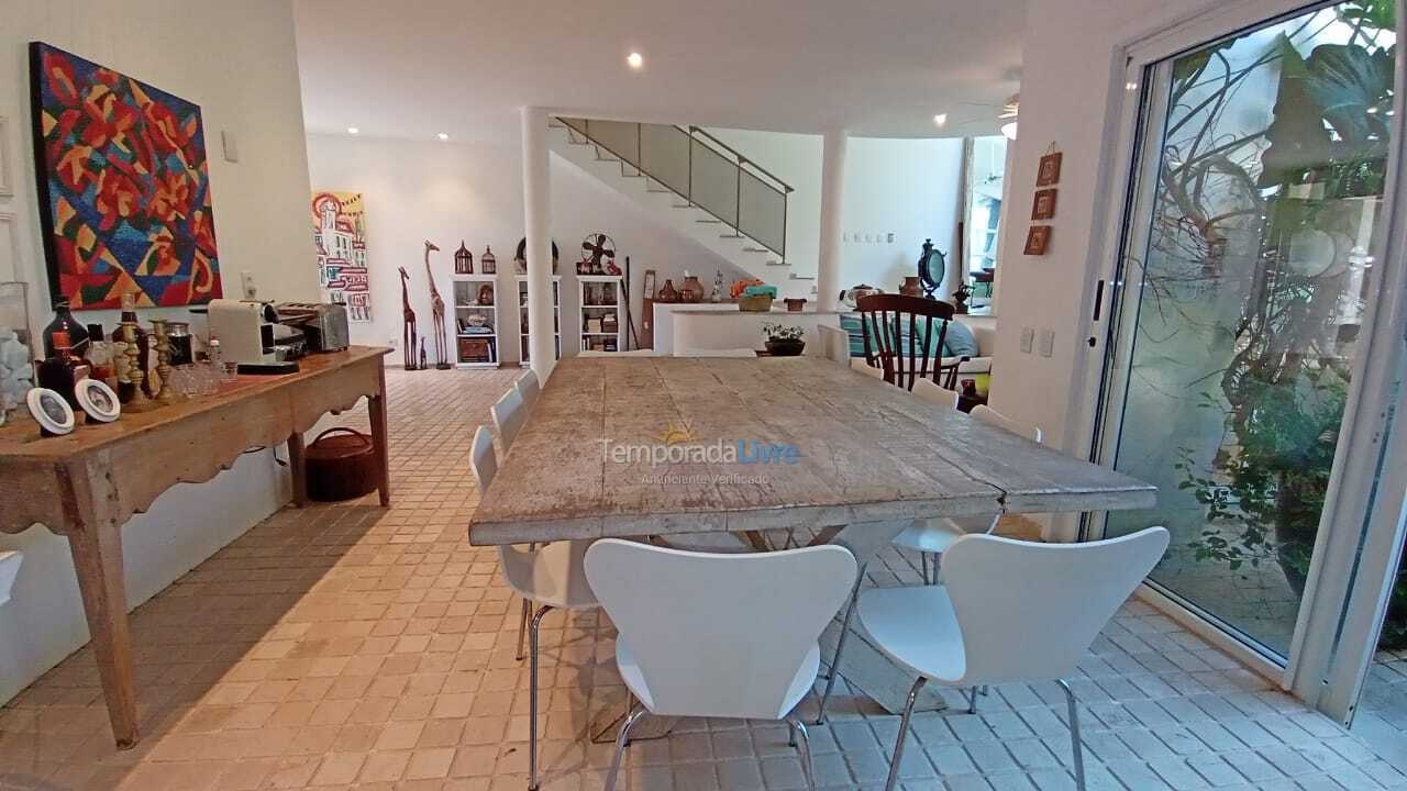 Casa para alquiler de vacaciones em São Sebastião (Praia da Baleia)