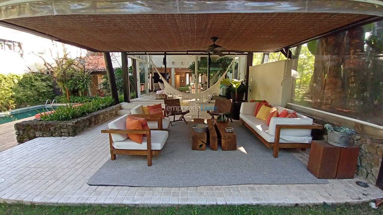 Casa para alquiler de vacaciones em São Sebastião (Praia da Baleia)