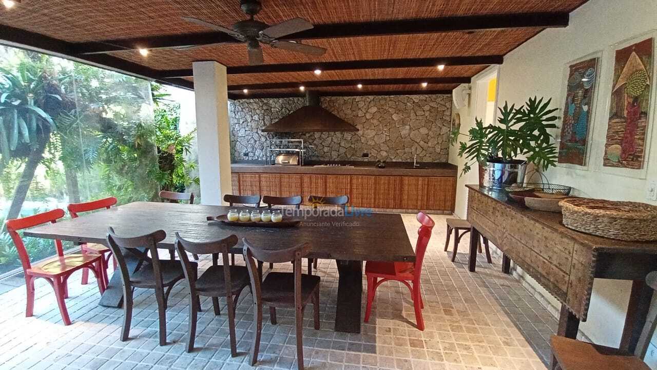 Casa para alquiler de vacaciones em São Sebastião (Praia da Baleia)