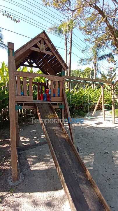 Casa para alquiler de vacaciones em São Sebastião (Praia da Baleia)