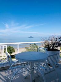 Sale and Rental - House in a condominium facing the sea | Juquehy