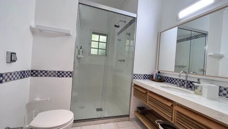 Casa Clean Luxuosa, de Altíssimo Padrão na Praia da baleia