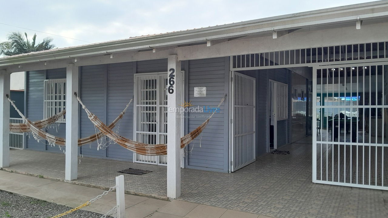 Casa para aluguel de temporada em Itapoá (Barra do Saí)