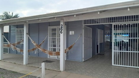 Casa para alugar em Itapoá - Barra do Saí