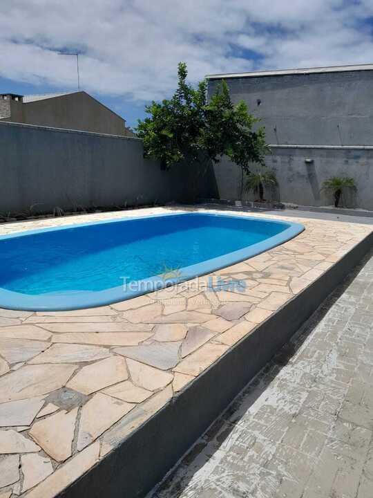 Casa para aluguel de temporada em Itapoá (Barra do Saí)