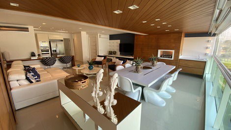 Seafront apartment in Riviera