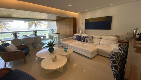 Seafront apartment in Riviera