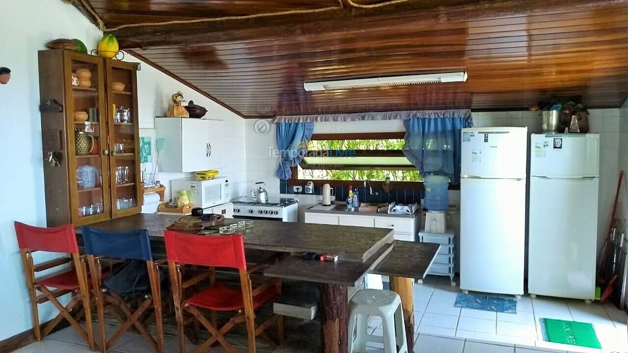 Casa para aluguel de temporada em Bombinhas (Praia de Bombas)