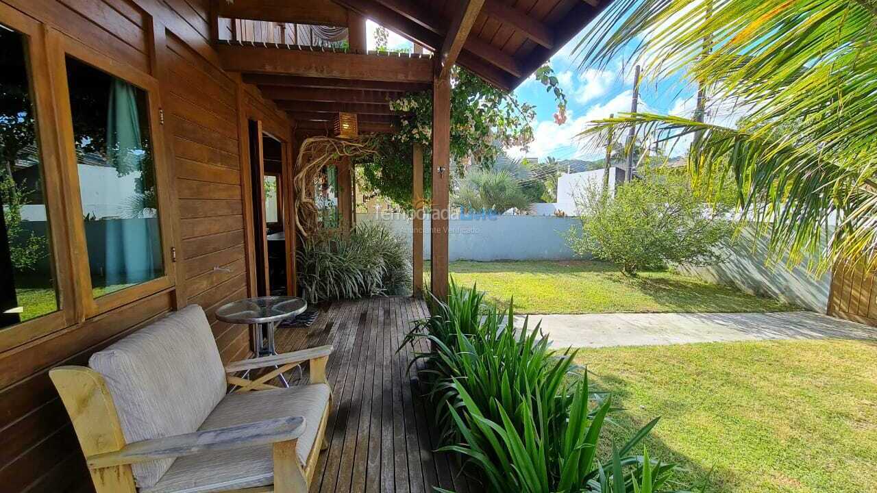 Casa para aluguel de temporada em Florianopolis (Praia dos Ingleses)