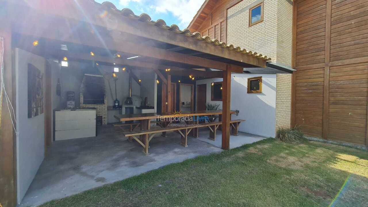 Casa para aluguel de temporada em Florianopolis (Praia dos Ingleses)