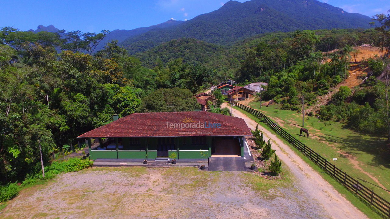 Casa para alquiler de vacaciones em Garuva (Urubuquara)