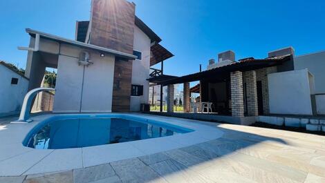 Casa com 03 quartos e PISCINA na Praia de MARISCAL, À 320m DA PRAIA