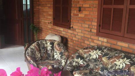 3 bedroom house SEASONAL