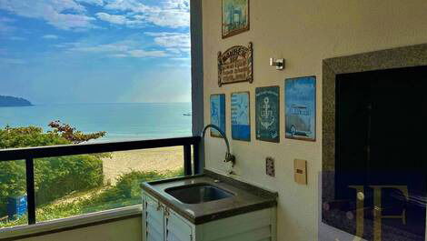 Sea Front! 2 Bedroom Apartment SEASONAL