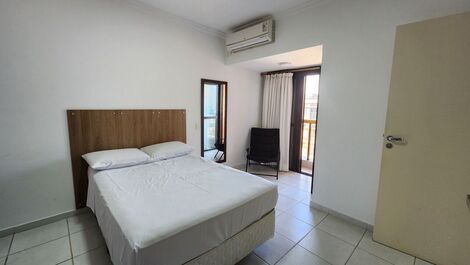 Flat 1 block from Pitangueiras Beach - air conditioning - 6 people