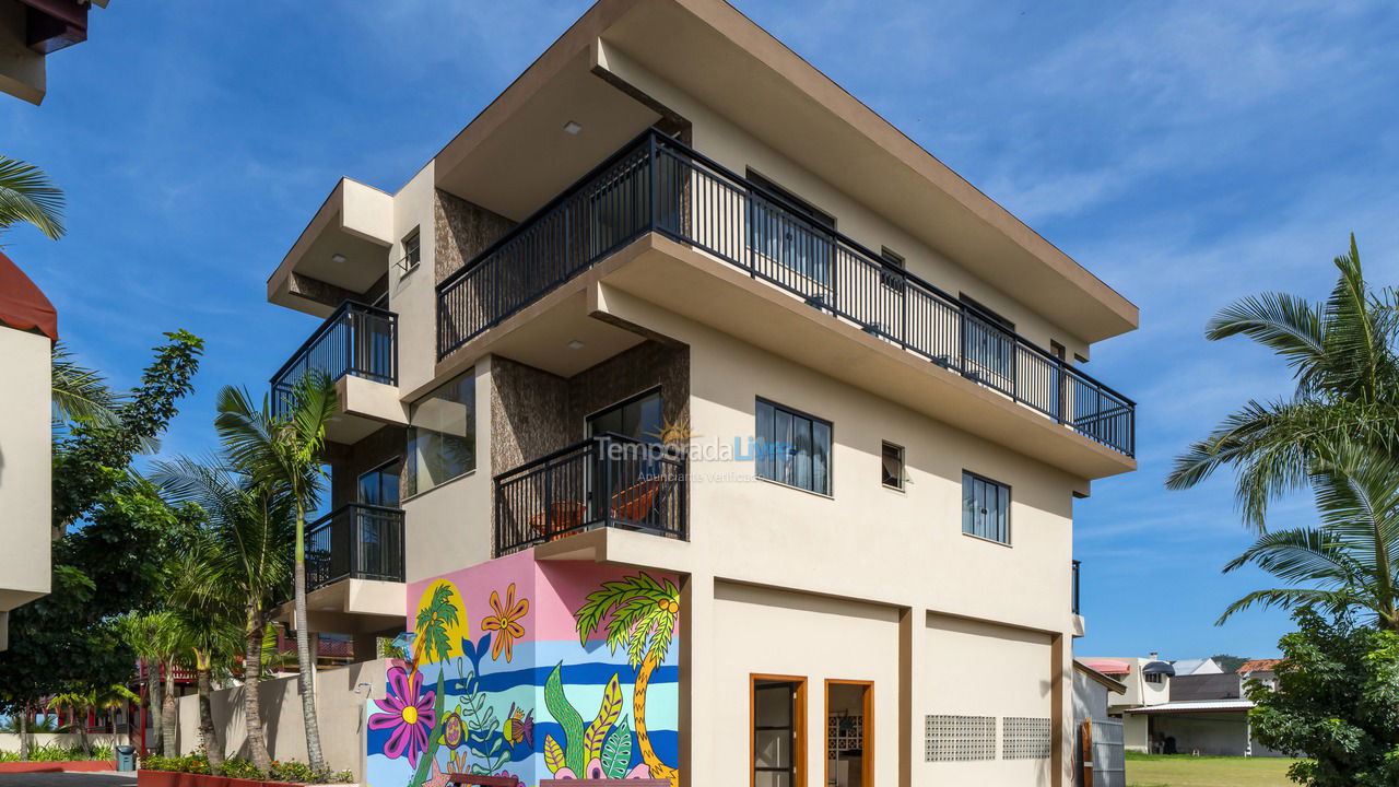 Casa para aluguel de temporada em Bombinhas (Praia de Canto Grande Mar Sem Ondas)