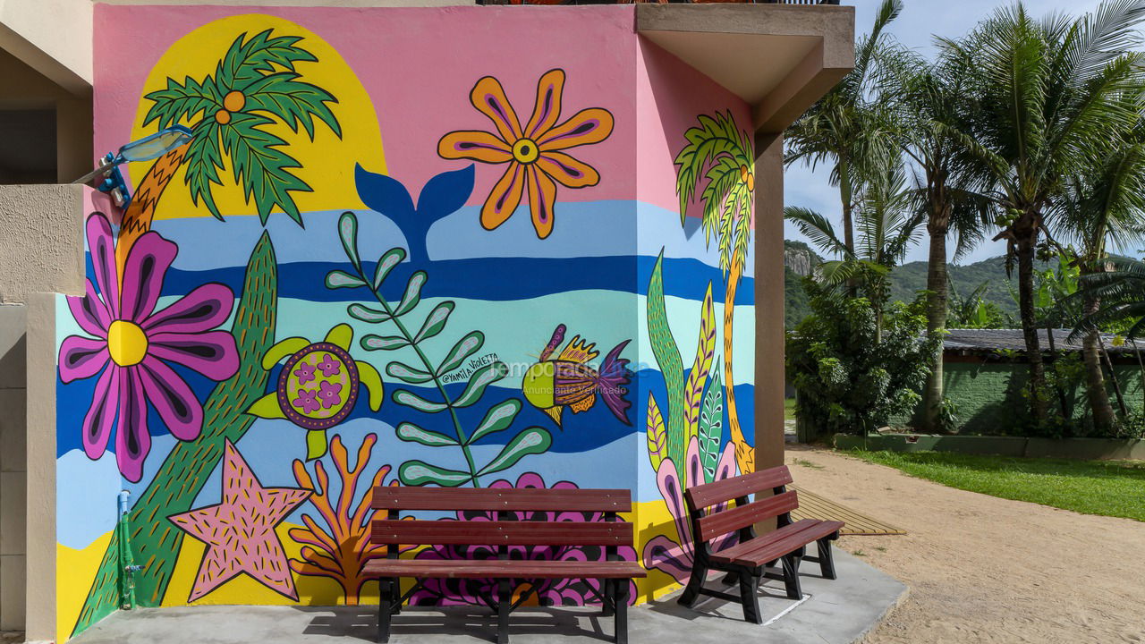 Casa para aluguel de temporada em Bombinhas (Praia de Canto Grande Mar Sem Ondas)