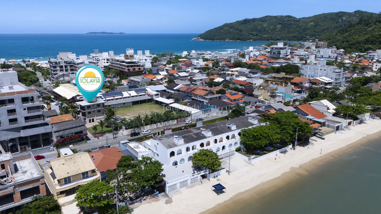 Casa para aluguel de temporada em Bombinhas (Praia de Canto Grande Mar Sem Ondas)