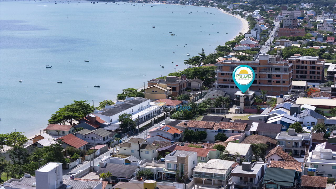 Casa para aluguel de temporada em Bombinhas (Praia de Canto Grande Mar Sem Ondas)