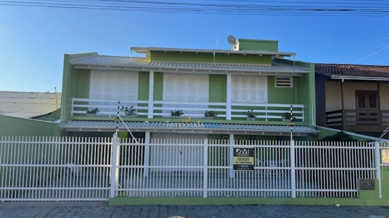 Casa para alquiler de vacaciones em São Francisco do Sul (Enseada)