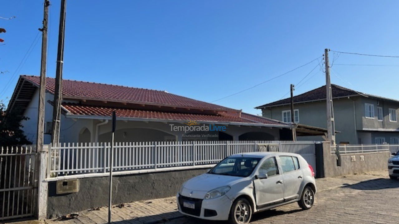 Casa para aluguel de temporada em São Francisco do Sul (Enseada)