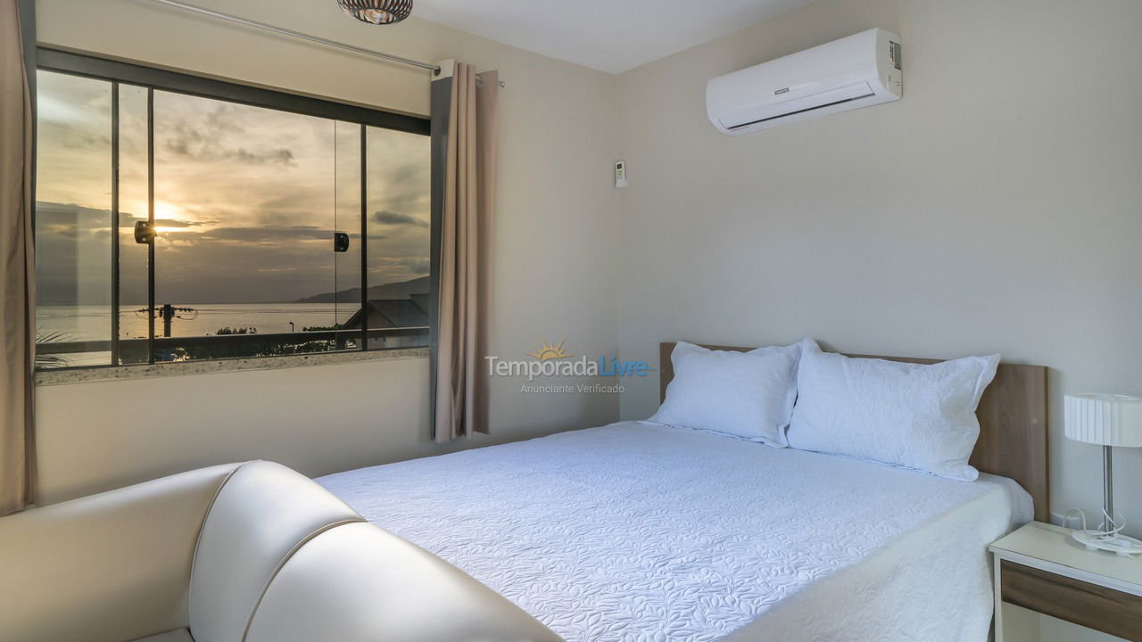 Apartamento para aluguel de temporada em Bombinhas (Praia de Canto Grande Mar Sem Ondas)