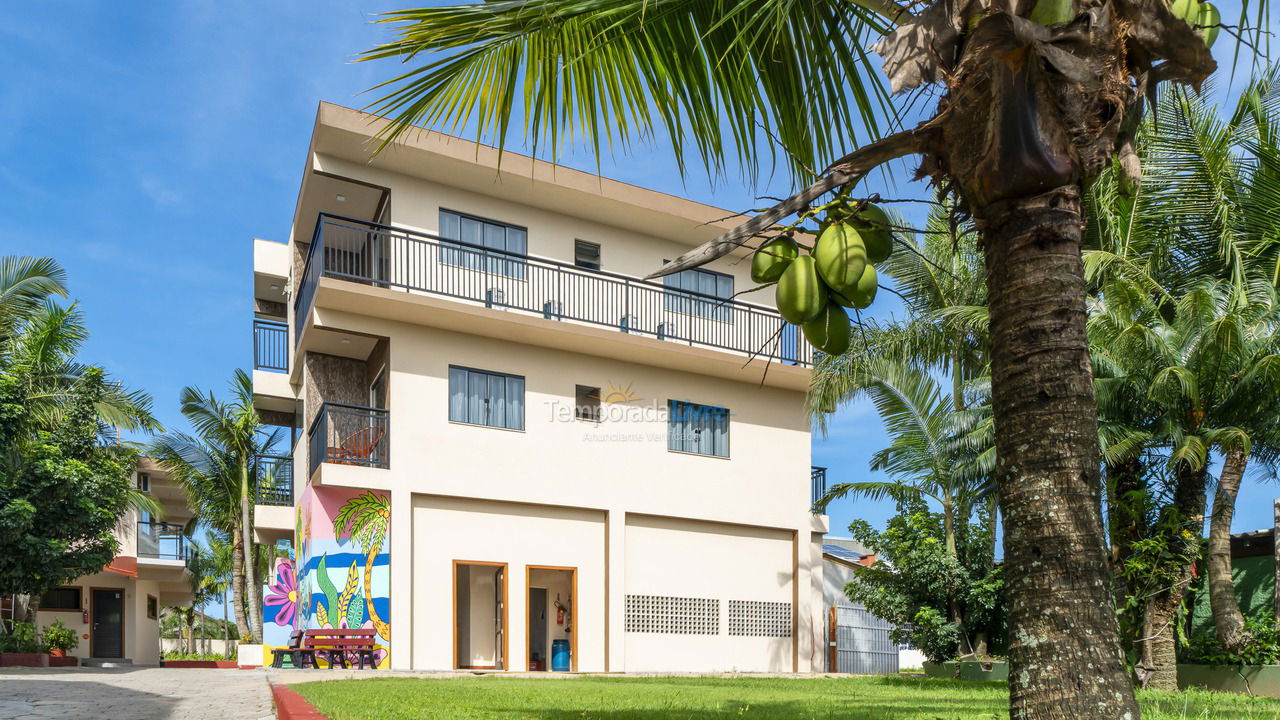 Apartamento para aluguel de temporada em Bombinhas (Praia de Canto Grande Mar Sem Ondas)