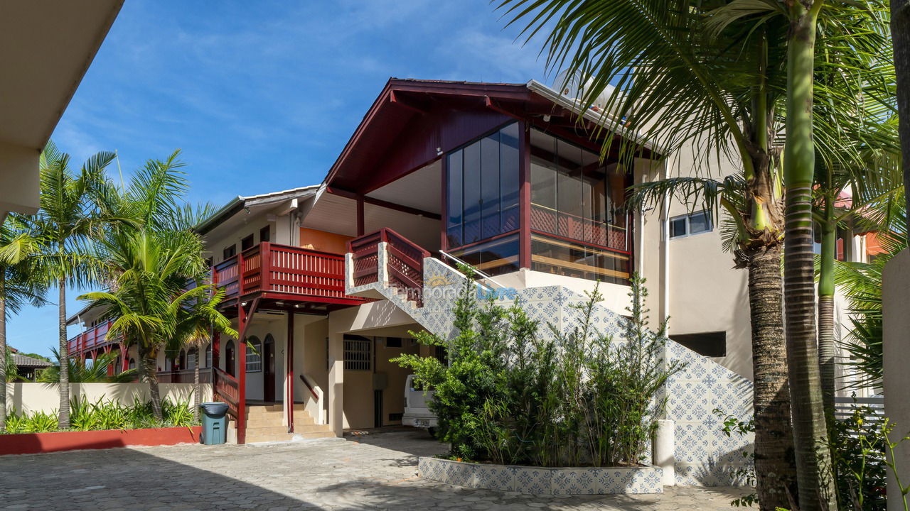 Apartamento para aluguel de temporada em Bombinhas (Praia de Canto Grande Mar Sem Ondas)