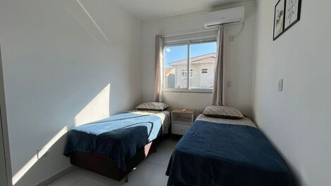 Apartamento Confortável até 4 pessoas - Praia dos Ingleses - Centro