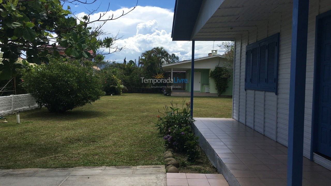 Casa para aluguel de temporada em Garopaba (Praia da Ferrugem)