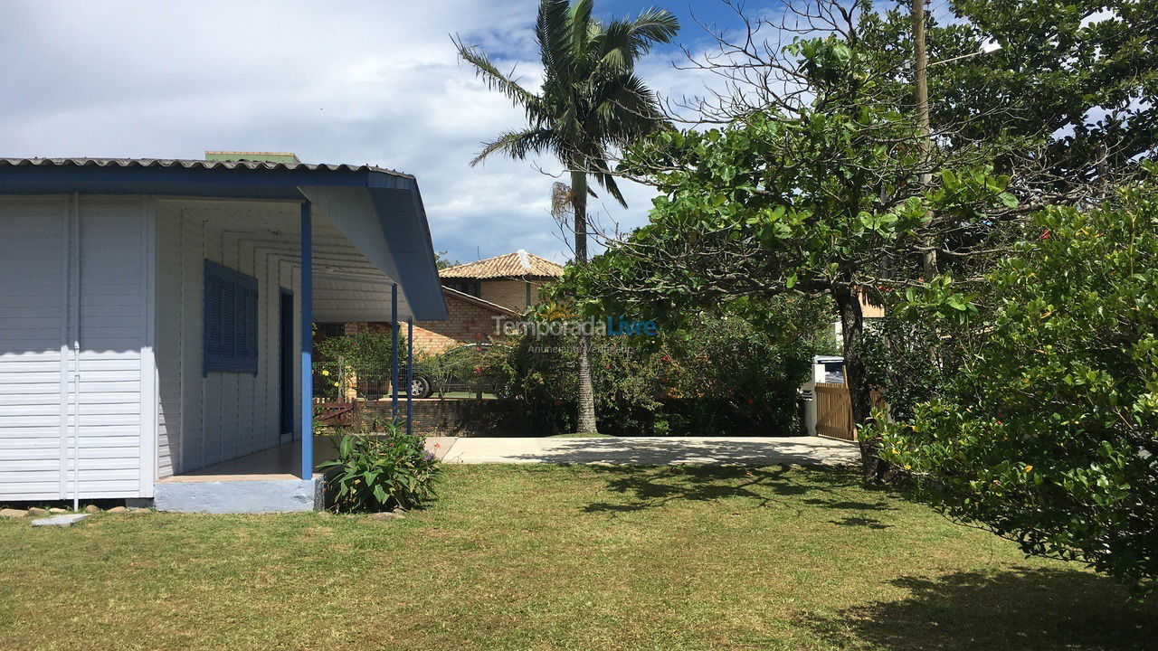 Casa para aluguel de temporada em Garopaba (Praia da Ferrugem)