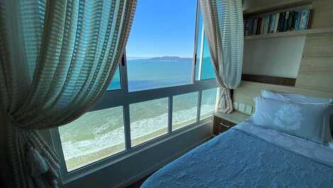 ¡Apartamento frente al mar!