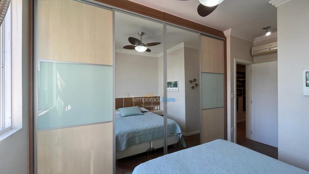 Apartamento para aluguel de temporada em Itapema (Meia Praia)