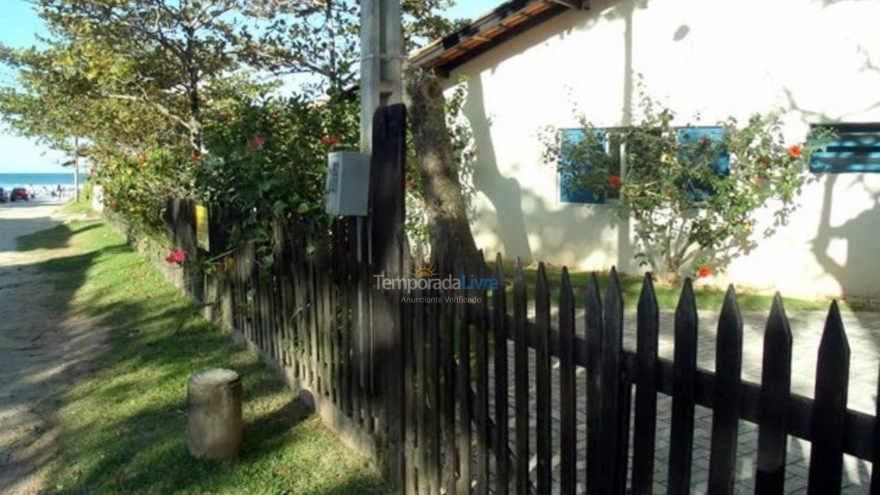 Casa para aluguel de temporada em Bombinhas (Canto de Bombas)