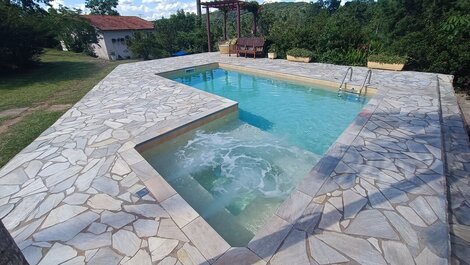 Chácara com Jacuzzi e piscina aquecida LT0037