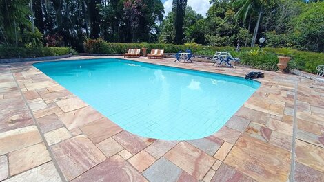 Sitio con piscina privada y cancha de tenis LT0033