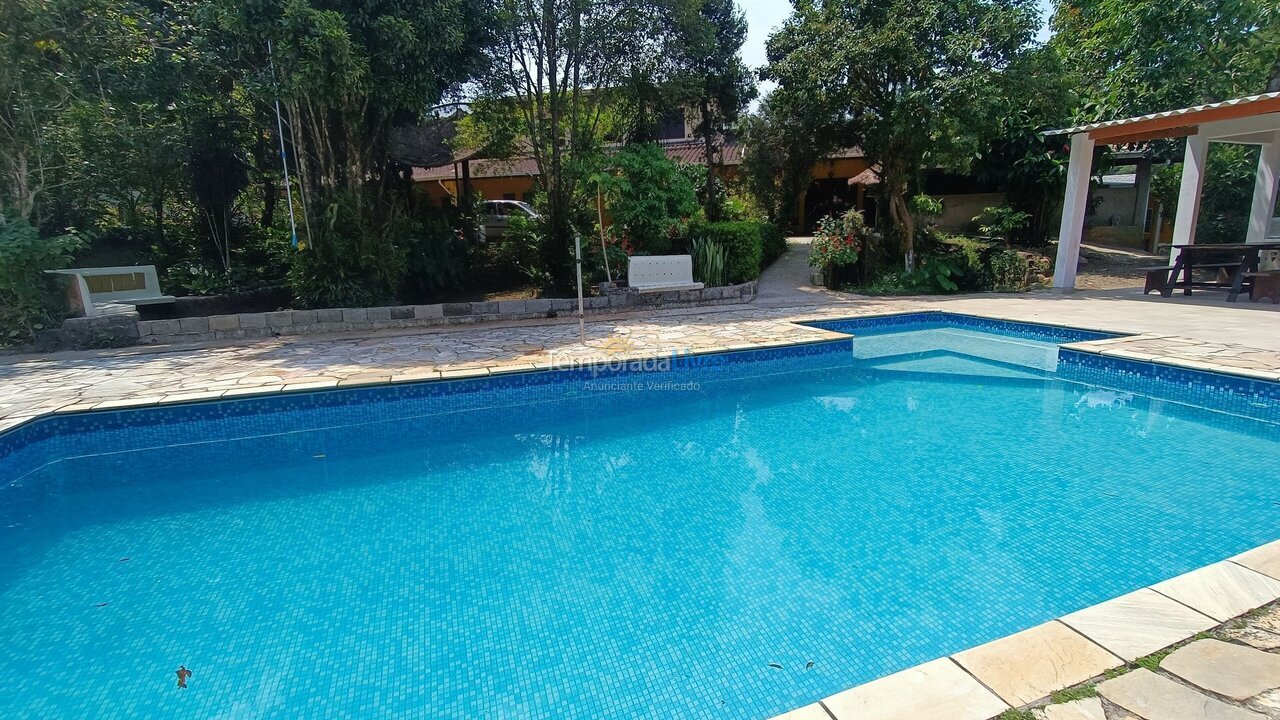 Casa para alquiler de vacaciones em Juquitiba (Jardim das Palmeiras)