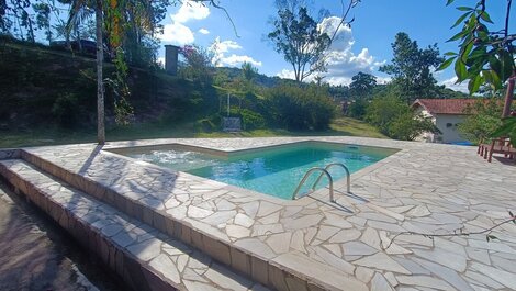 Chácara com Jacuzzi e piscina aquecida LT0037