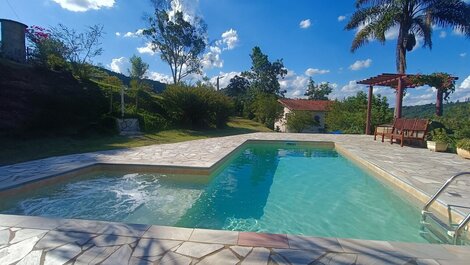 Farm with Jacuzzi and heated pool LT0037