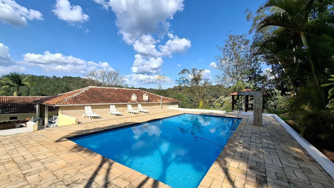 Casa para aluguel de temporada em Juquitiba (Senhorinhas)